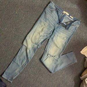 Hollis get faded ripped jeans